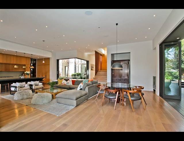 4 BEDROOM HOUSE TO LET IN MELROSE